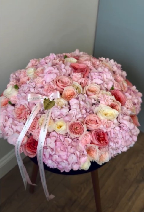 https://www.puhiz.com/wp-content/uploads/2025/05/5679_mh_flowers_amour_15.jpg
